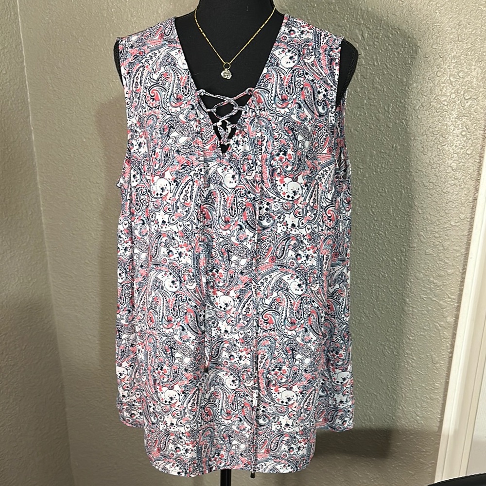 TERRA & SKY Tie Front Blouse in pink and blue paisley print‎